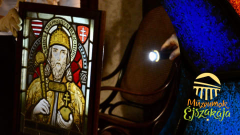 Light it up! // Hivalkodó csillogás és rejtett részletek